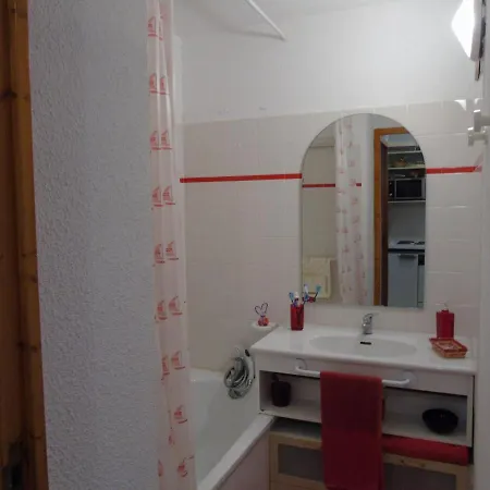 Studio Cosy 4 Pers, Proche Telecabine & Commerces - Fr-1-561-42 Apartment